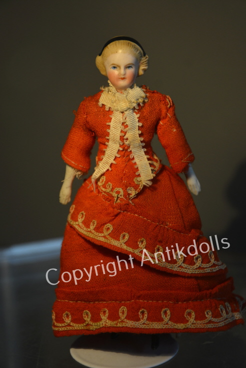 Dame in rot Dame in rot