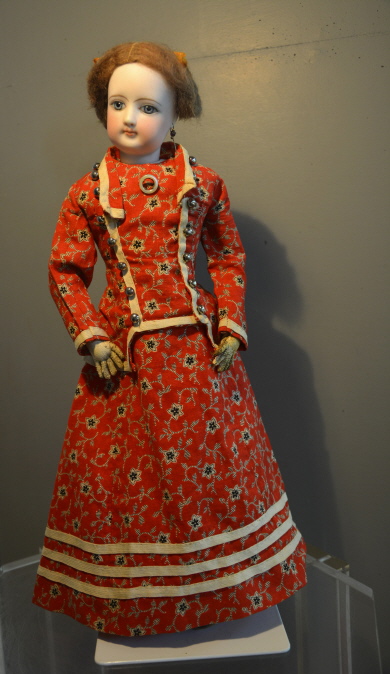 Fashion doll