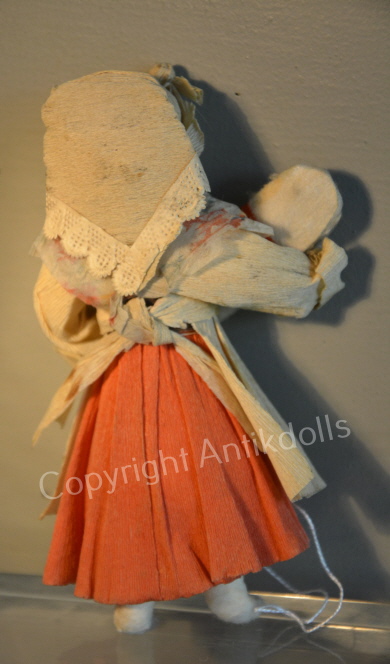 Puppe Papierkleid